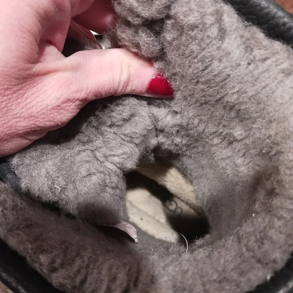 UGG Women's Adirondack III Black Grey Waterproof Leather Snow Boots. Size 8 - Picture 7 of 11